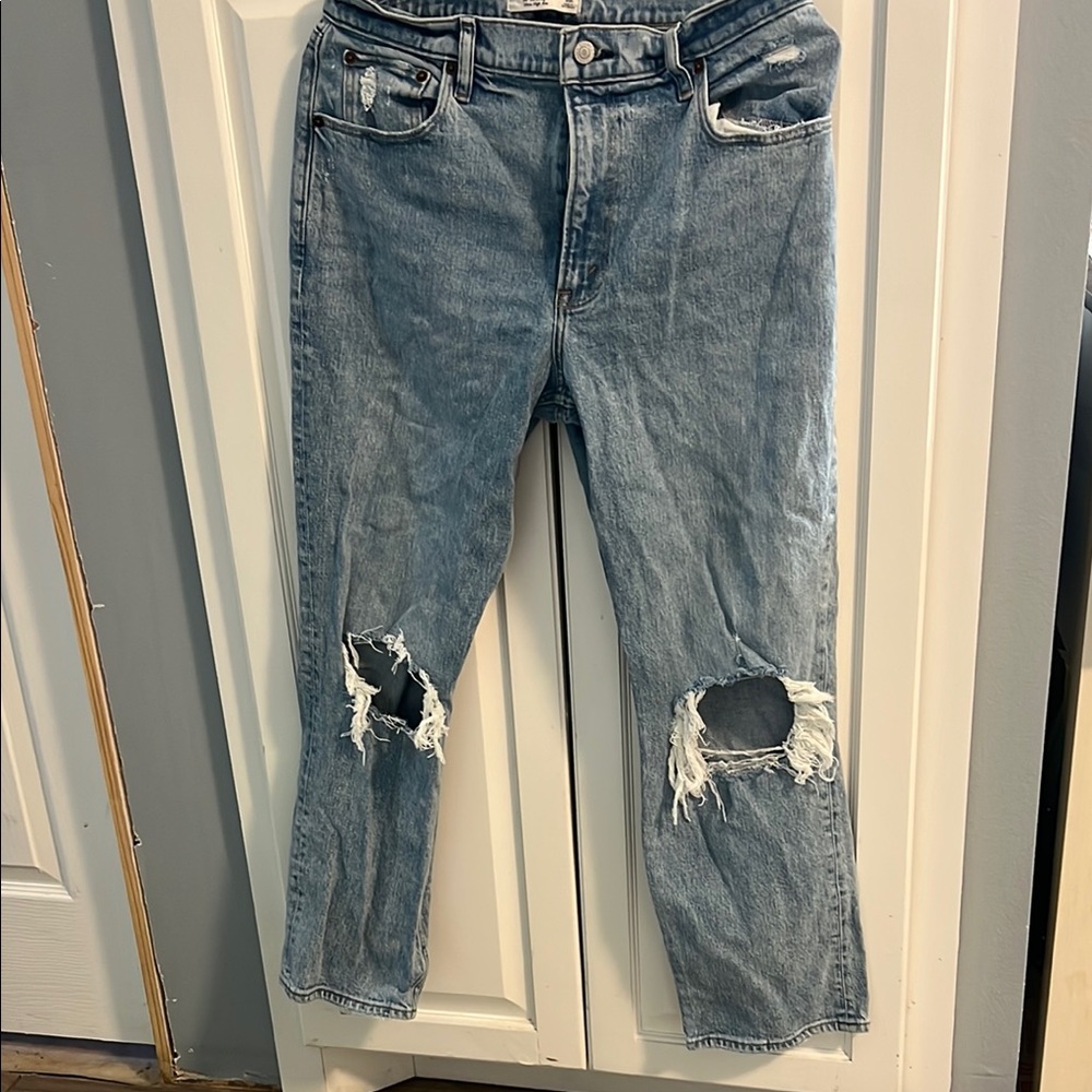 Distressed Light Blue Denim Jeans Abercrombie The 90's Straight Ultra High Rise